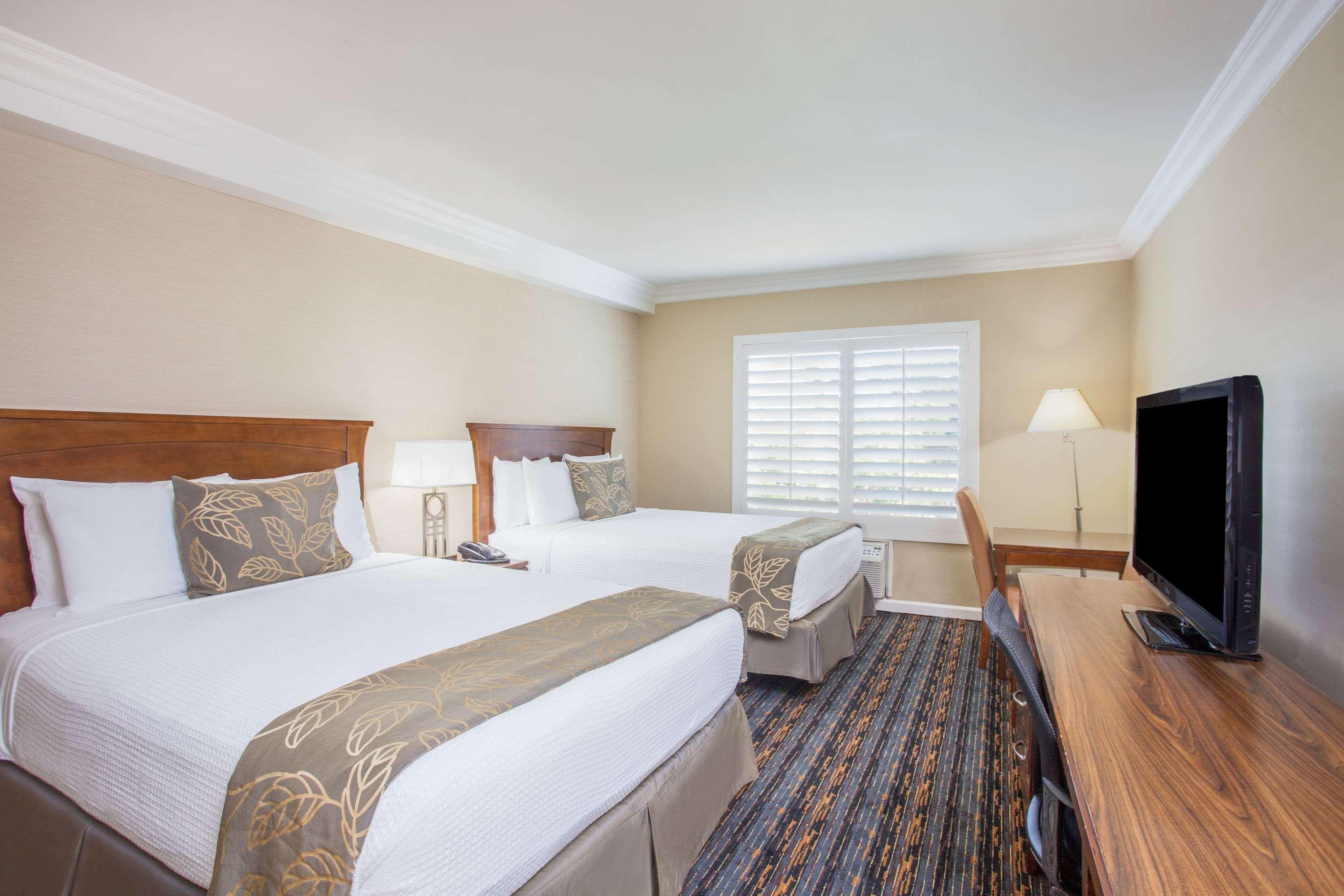 Days Inn By Wyndham San Diego Hotel Circle Εξωτερικό φωτογραφία