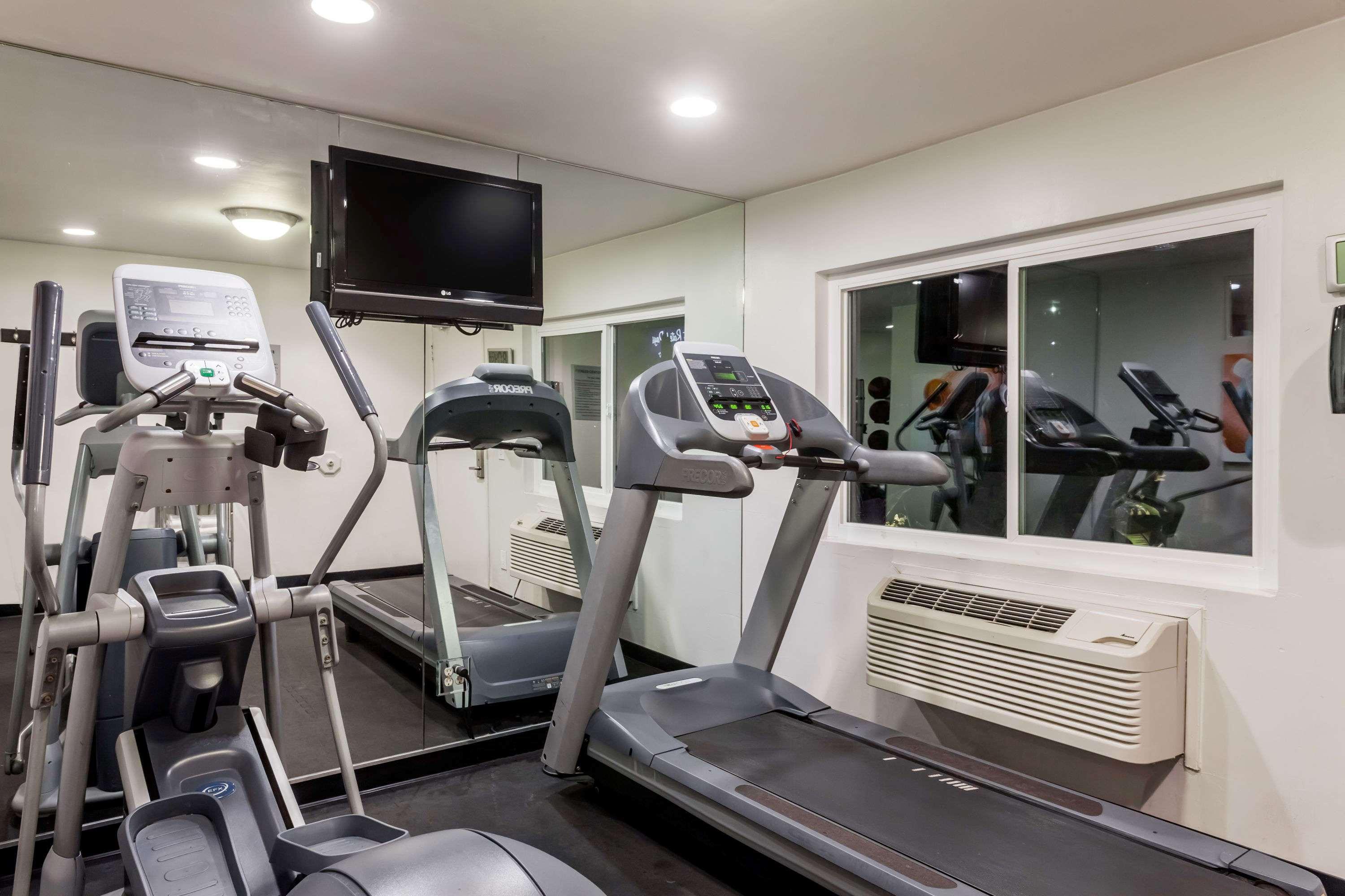 Days Inn By Wyndham San Diego Hotel Circle Εξωτερικό φωτογραφία