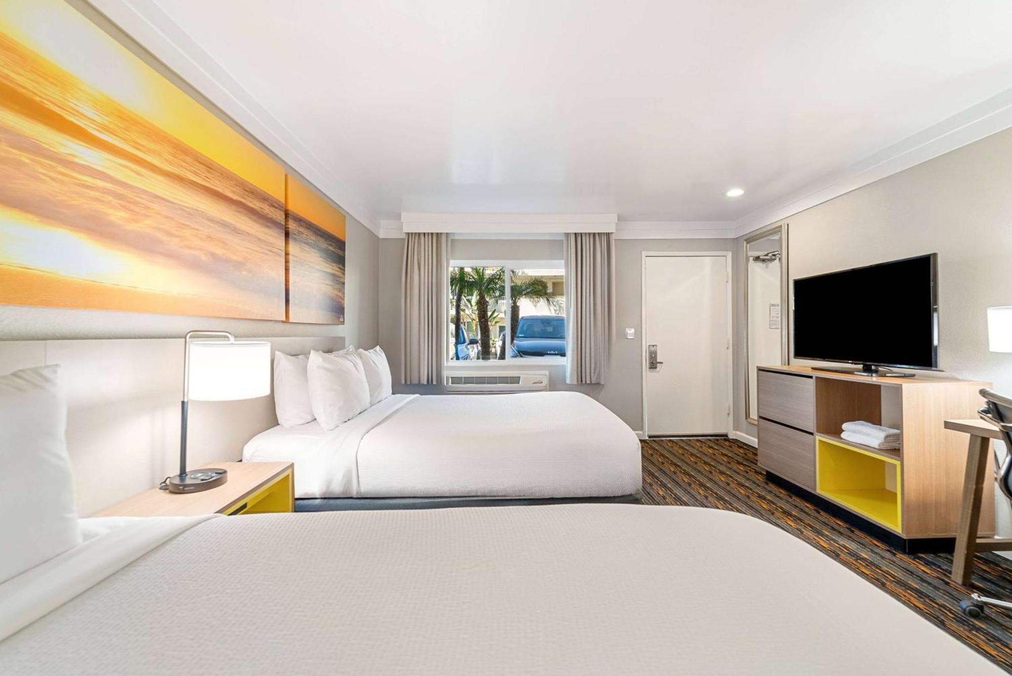 Days Inn By Wyndham San Diego Hotel Circle Εξωτερικό φωτογραφία