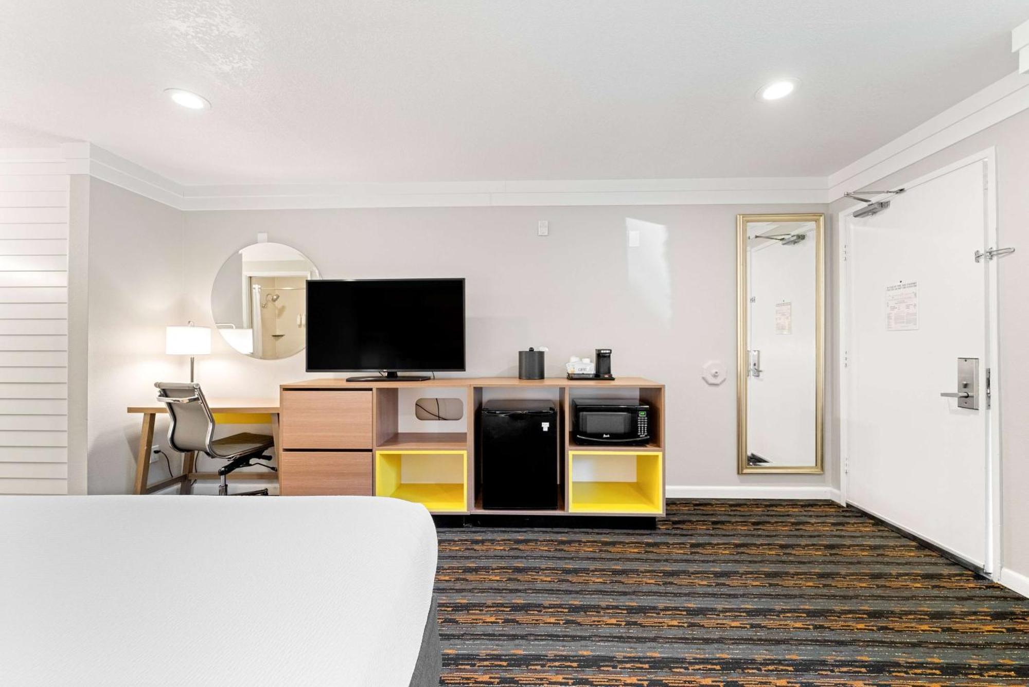 Days Inn By Wyndham San Diego Hotel Circle Εξωτερικό φωτογραφία