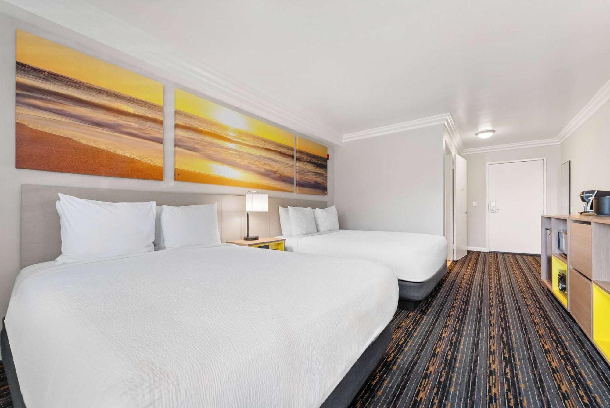 Days Inn By Wyndham San Diego Hotel Circle Εξωτερικό φωτογραφία