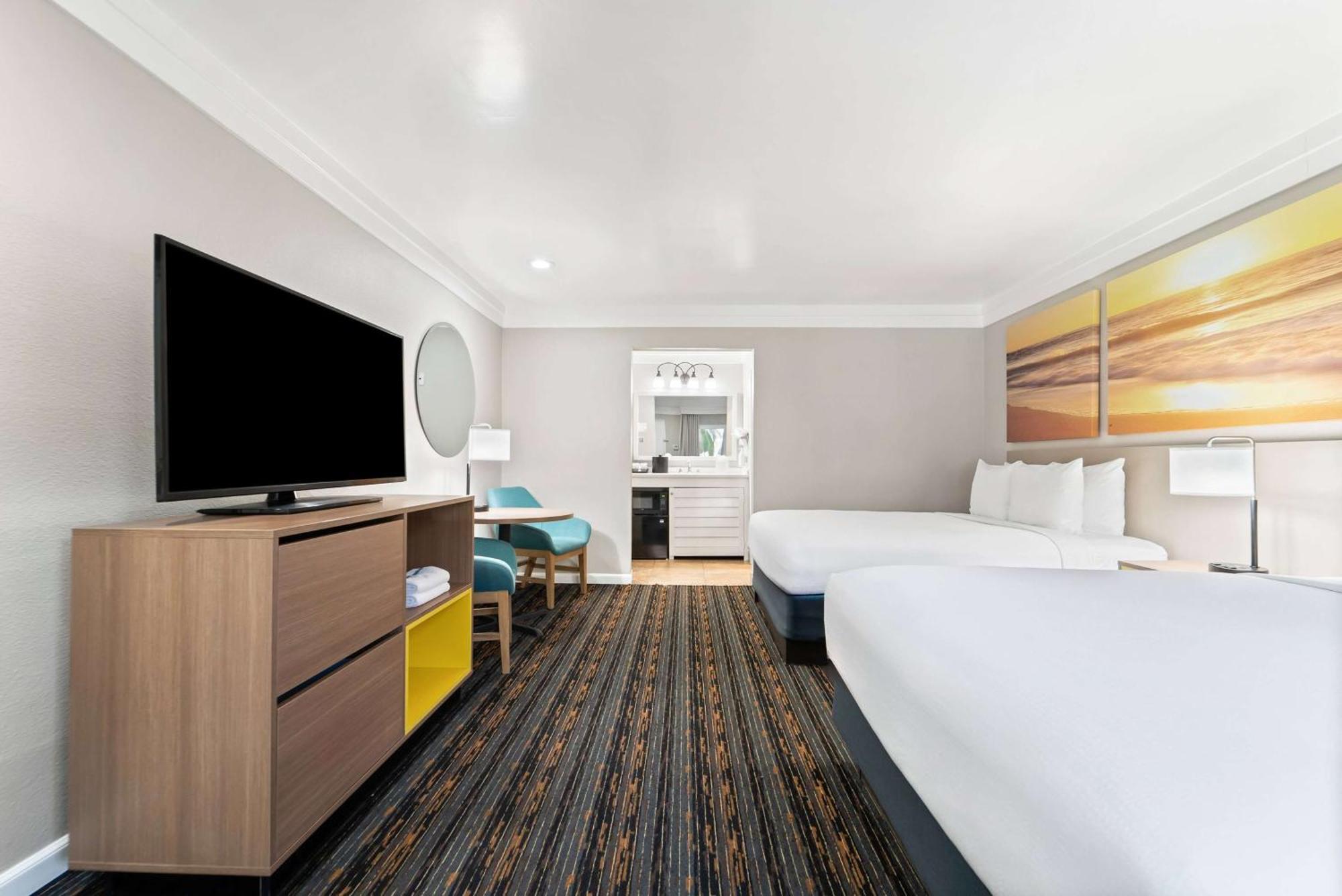Days Inn By Wyndham San Diego Hotel Circle Εξωτερικό φωτογραφία