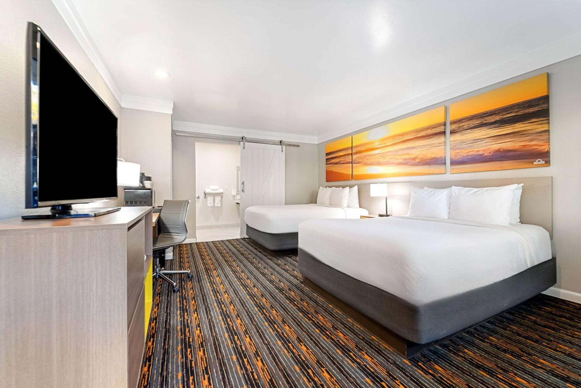 Days Inn By Wyndham San Diego Hotel Circle Εξωτερικό φωτογραφία