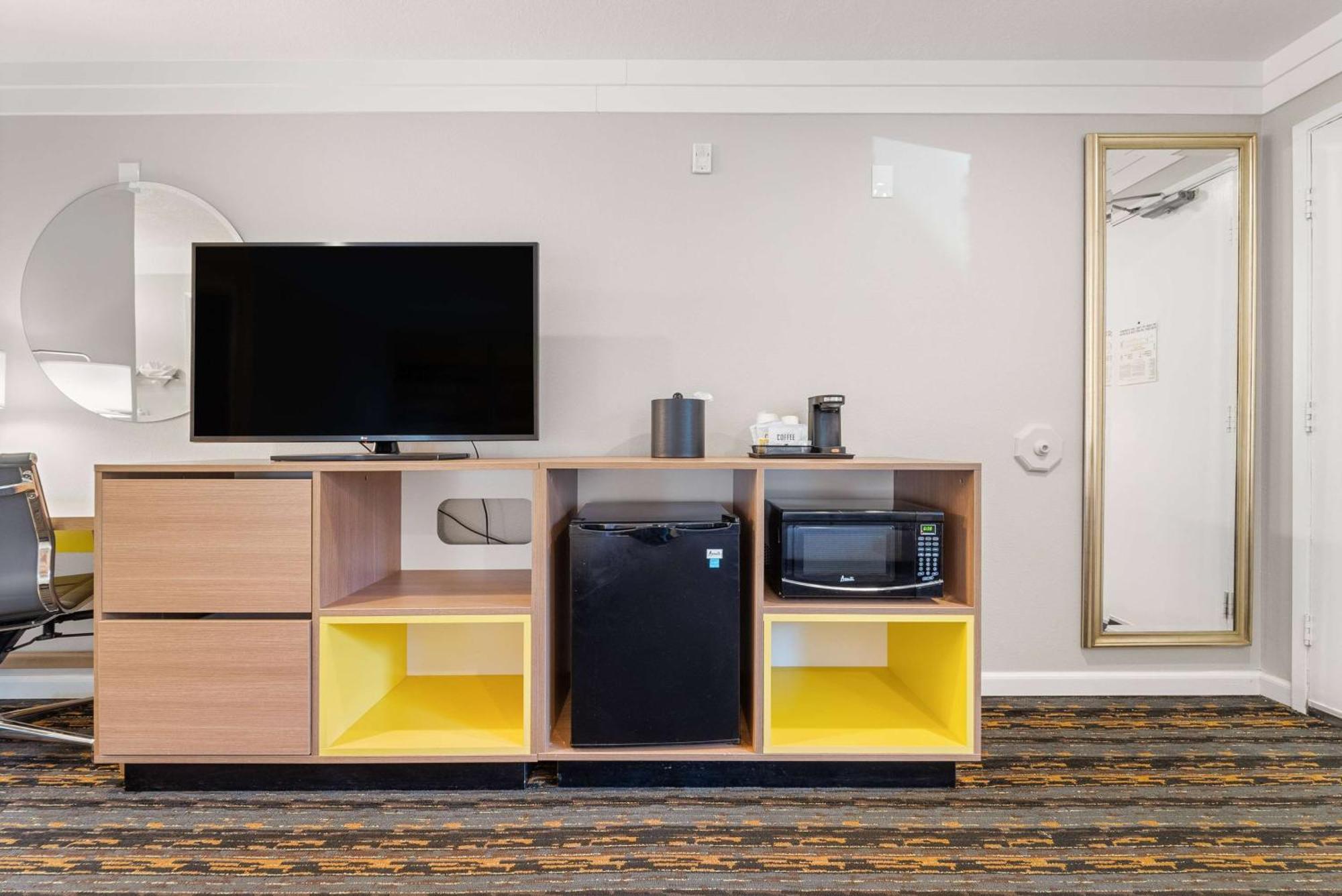 Days Inn By Wyndham San Diego Hotel Circle Εξωτερικό φωτογραφία