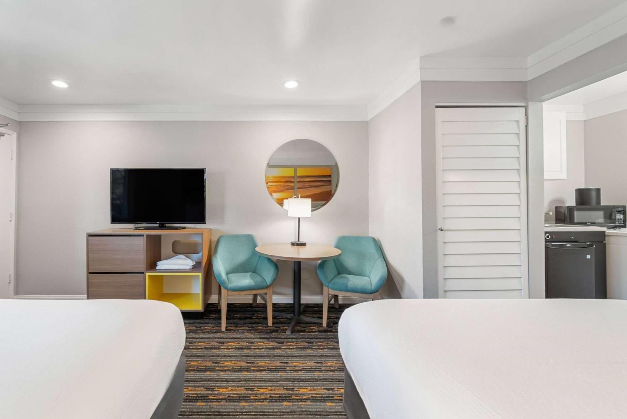 Days Inn By Wyndham San Diego Hotel Circle Εξωτερικό φωτογραφία
