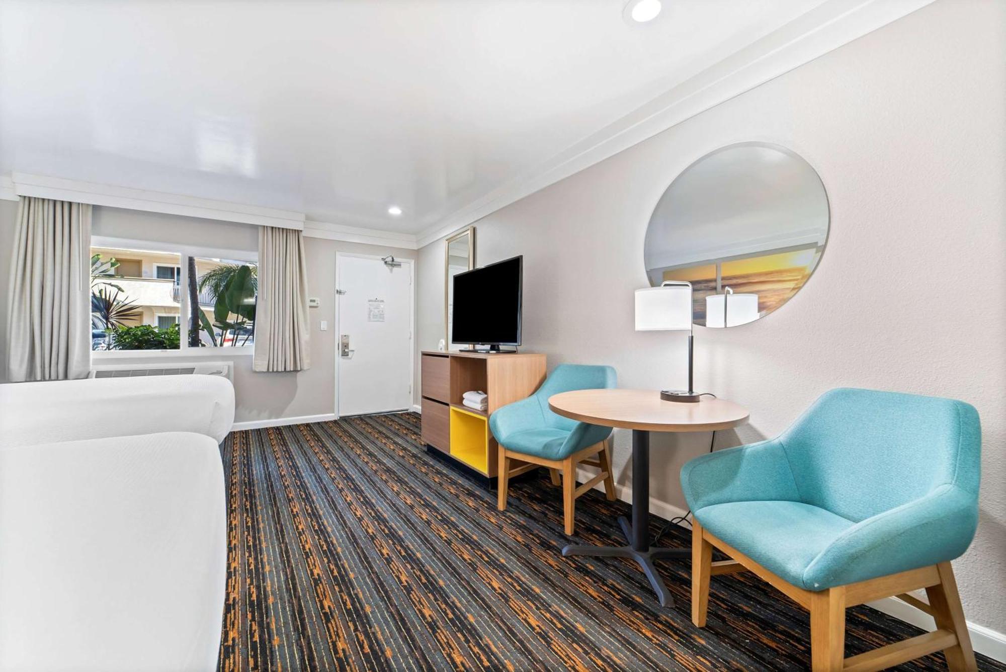Days Inn By Wyndham San Diego Hotel Circle Εξωτερικό φωτογραφία