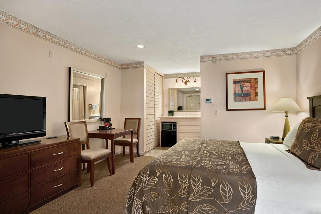 Days Inn By Wyndham San Diego Hotel Circle Εξωτερικό φωτογραφία